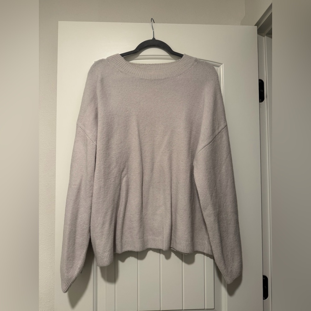 H&M Light Gray Crew Neck Sweater